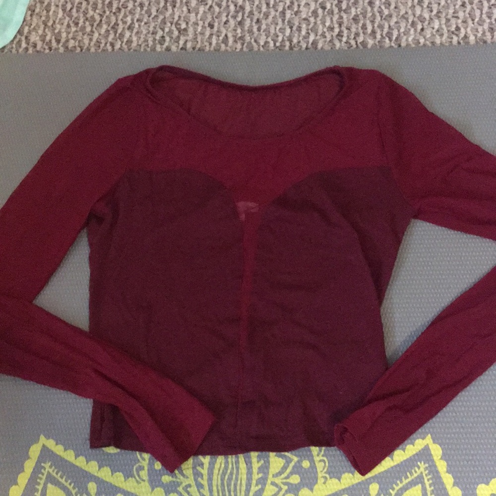 Maroon long sleeve crop top